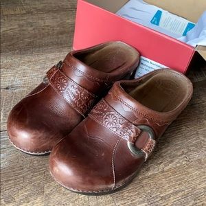 Dansko Mahogany Mule Size 38